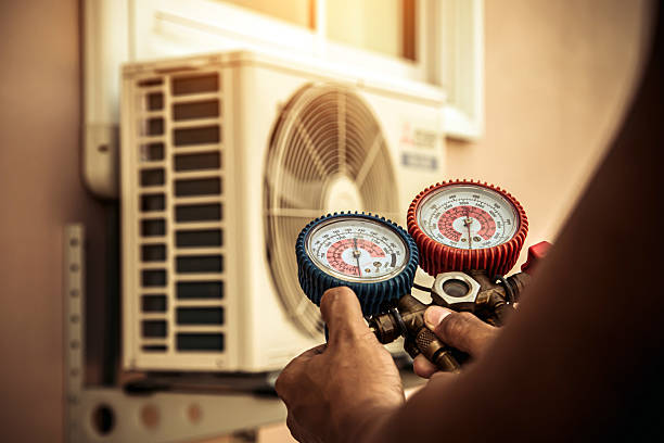 Professional Ac Installation technician working in Forest Park, GA